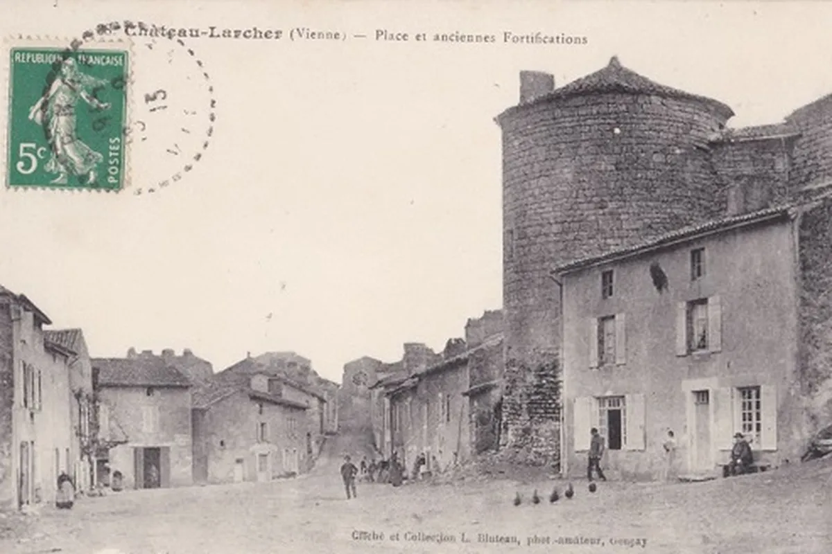 Les seigneurs de Château-Larcher au Moyen Âge