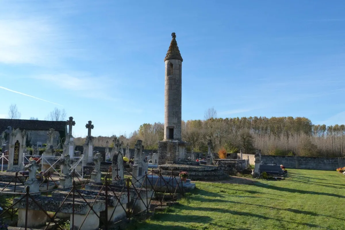 Les lanternes des morts en France